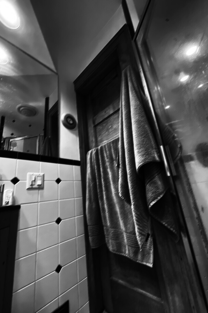 again, towels, mirrors, angles