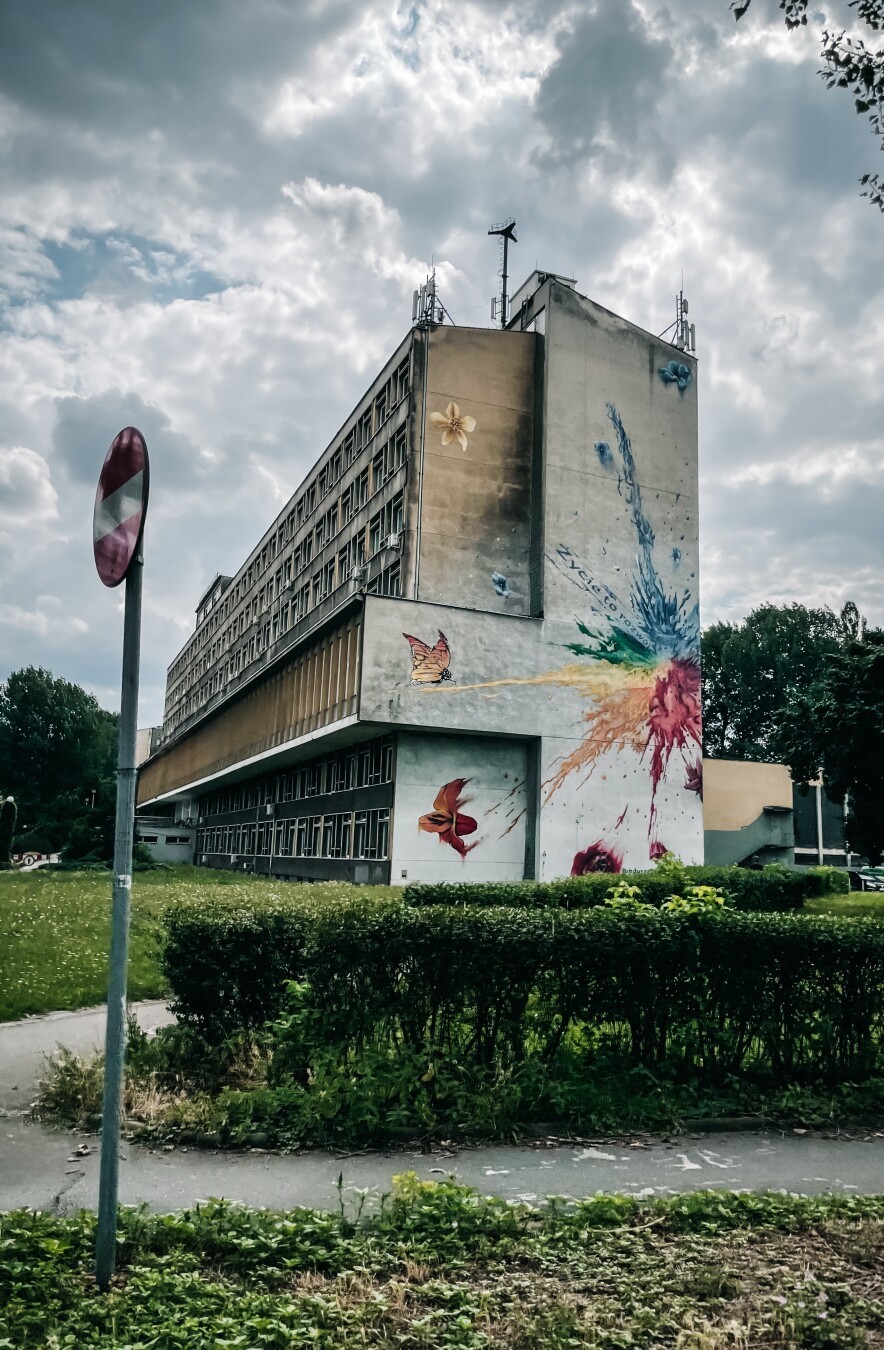 Przypadkowy budynek. Ładny obraz.